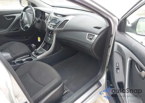 2016 Hyundai Elantra Value Edition z USA, uszkodzony, nr VIN 5NPDH4AE2GH670190